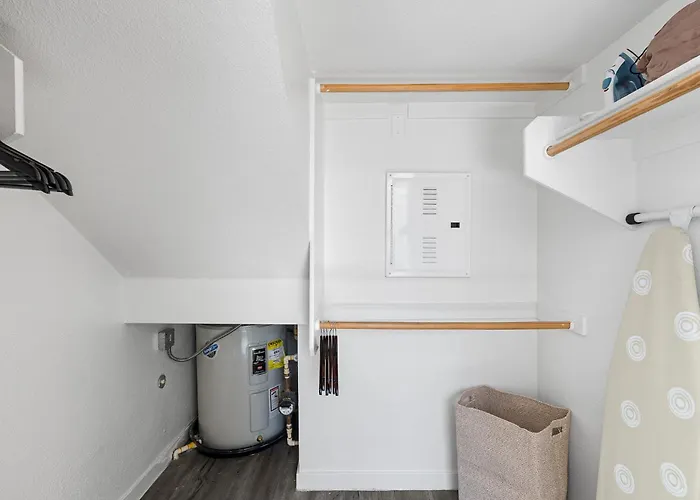 Modern Retreat Near Asu & Downtown Apartment *