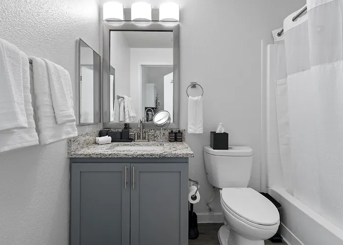 Modern Retreat Near Asu & Downtown Apartment Tempe